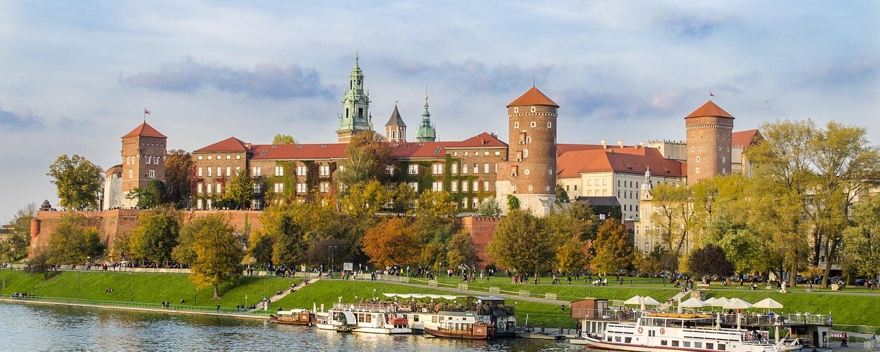 Wawel Castle above the Vistula River in Kraków, Poland